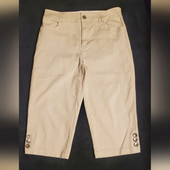 Christopher & Banks Color Tan Khaki Capri Pants Women's SIZE 10 Stretch - Picture 1 of 11